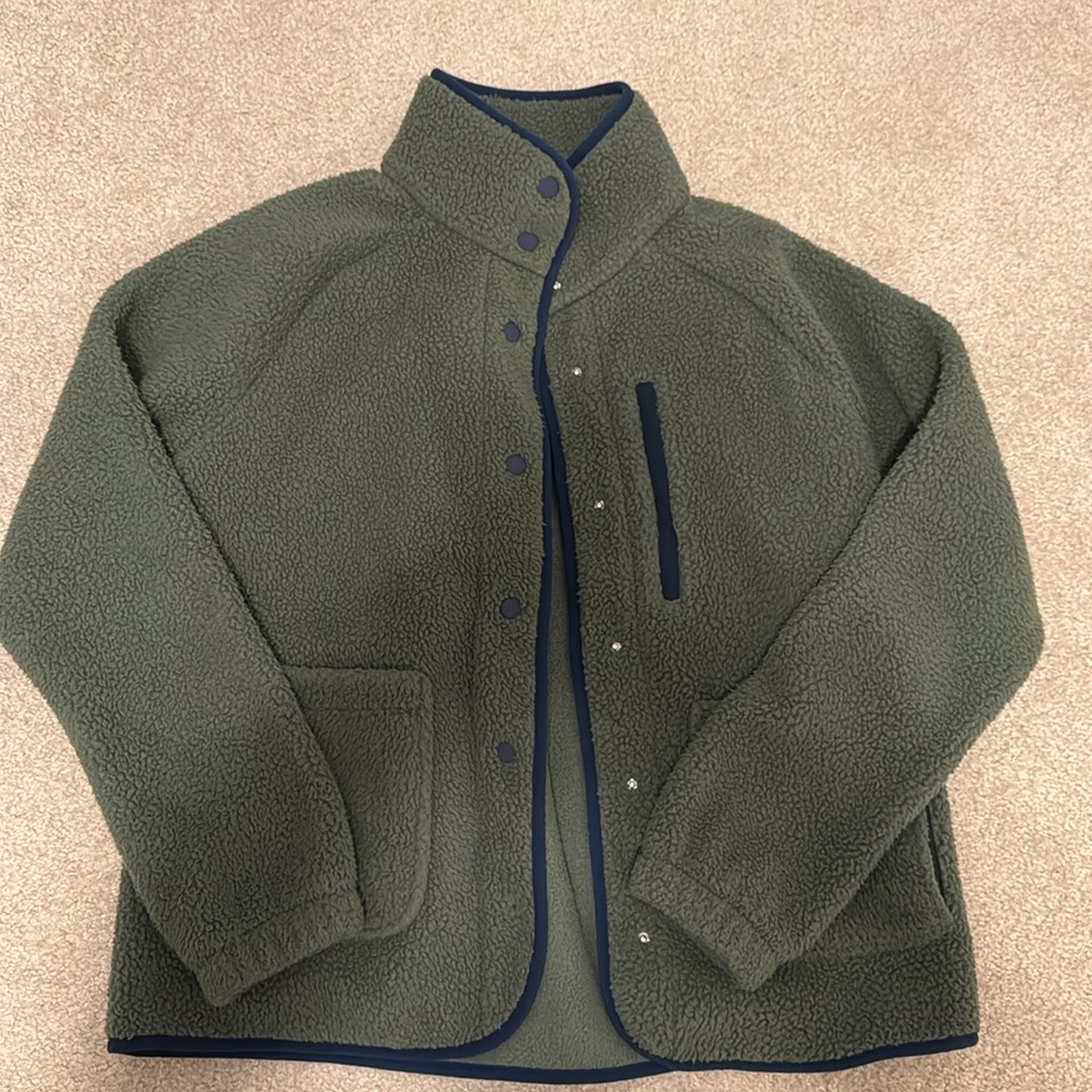 Vineyard vines women’s fleece snap front size small